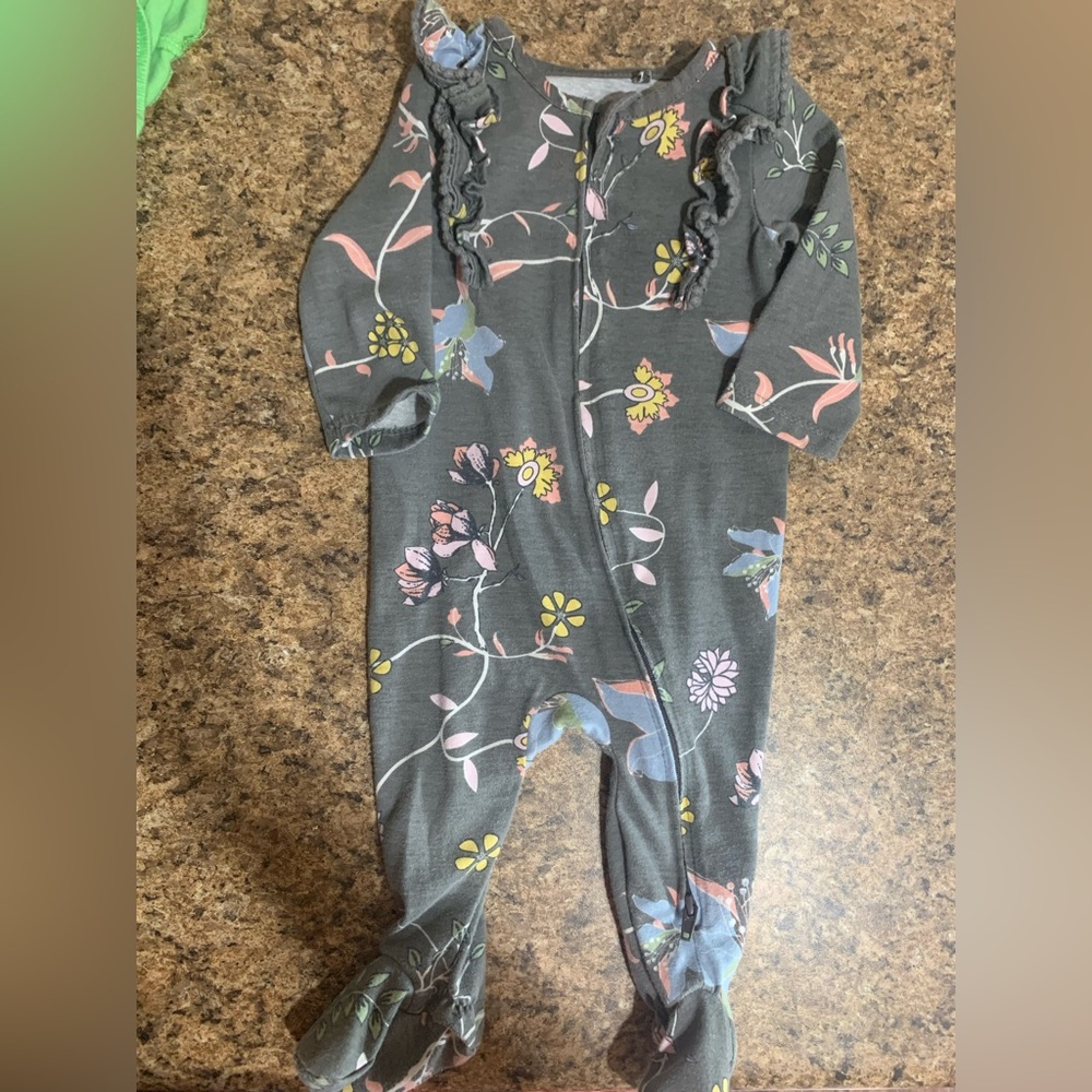 Footed pajama zipper